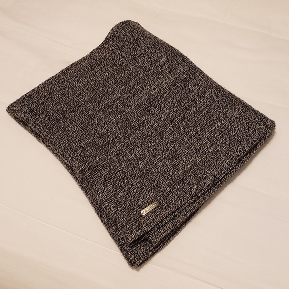 Calvin Klein Infinity Scarf - Picture 4 of 8